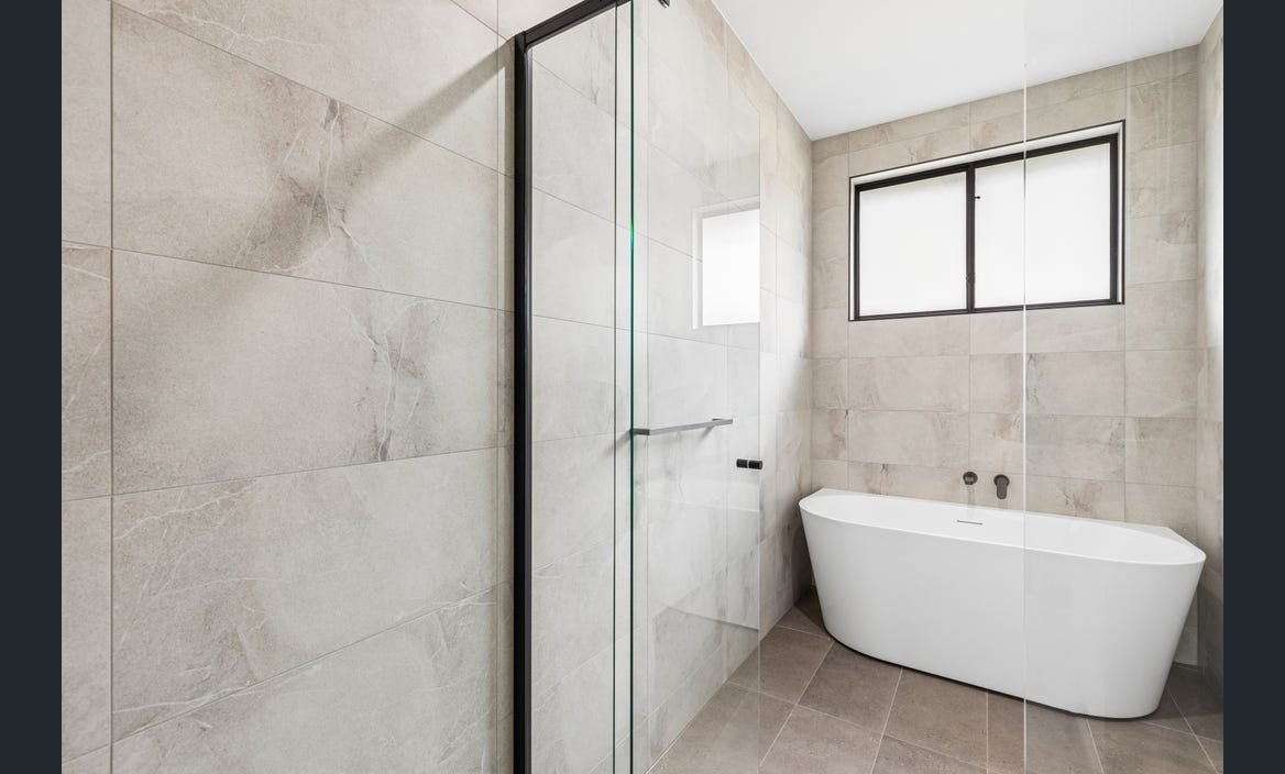 Windsor Gardens — Freestanding bath