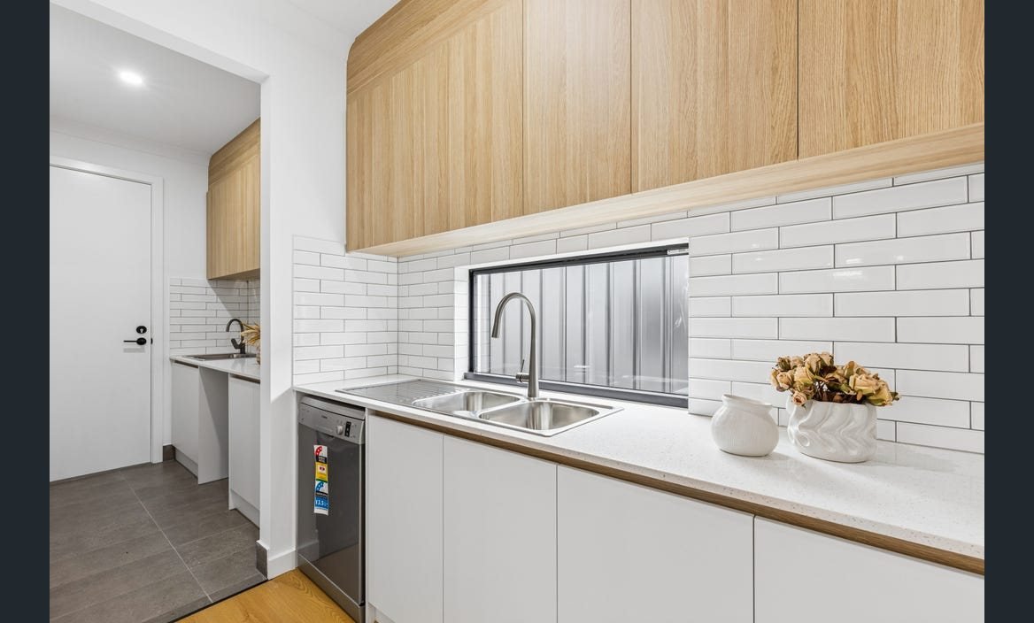 Windsor Gardens — Butler's pantry